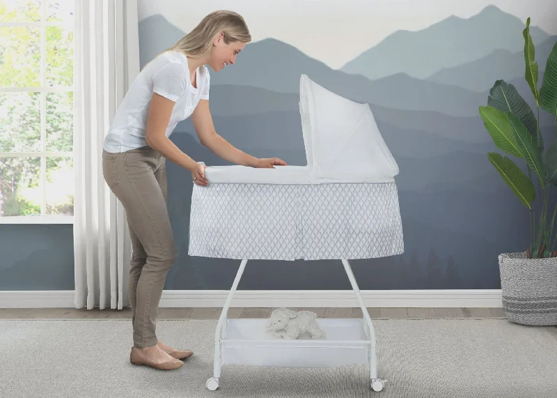 Hybrid mattresses combining foam and innerspring technologyDeluxe Soothing Dreams Bassinet